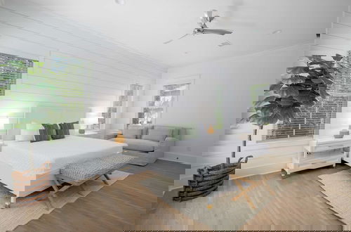 Photo 24 - Mockingbird by Avantstay Modern Design Minutes From the Beach