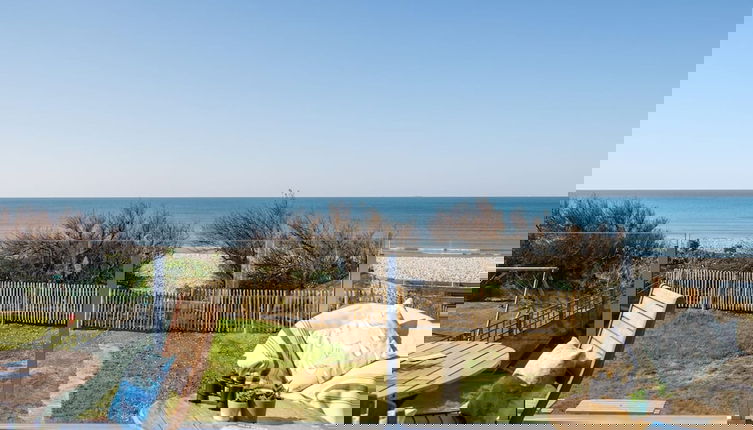 Foto 1 - Bright Dreamy On the Beach Garden Balcony