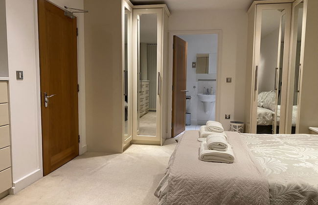 Cosy 3 bed Penthouse in Royal Docks London - Photo 7