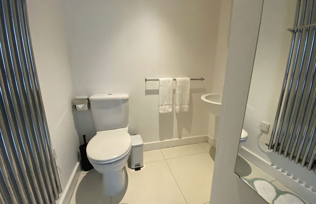 Cosy 3 bed Penthouse in Royal Docks London - Photo 13
