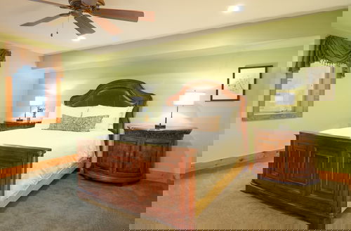 Photo 3 - Moose Lodge by Avantstay Luxe Berkshires Escape