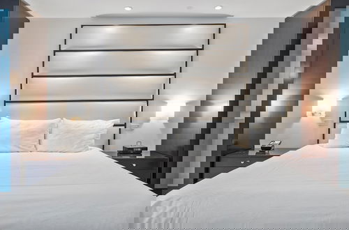 Foto 4 - Junior Suite 1 At Sorrento S- Fontainebleau Miami Beach Studio Bedroom Home by RedAwning