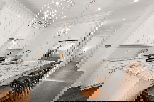 Photo 9 - Luxurious 