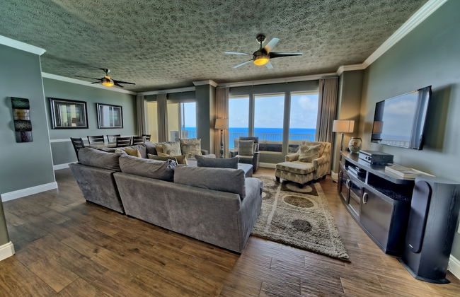 Pleasant Oceanfront Condo with Large Balcony and Beach Access - Unit 1605 by RedAwning - Photo 17