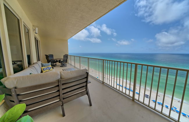 Pleasant Oceanfront Condo with Large Balcony and Beach Access - Unit 1605 by RedAwning - Photo 35