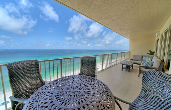 Pleasant Oceanfront Condo with Large Balcony and Beach Access - Unit 1605 by RedAwning - Photo 36