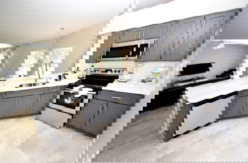Photo 22 - Greater Groves - 5 Bedrooms House w/pool-5202GG Home by RedAwning