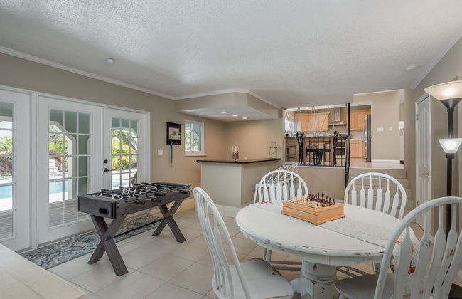 Great 6BR for All Ages/Heated Pool 5 Min to Beach by RedAwning - Foto 51