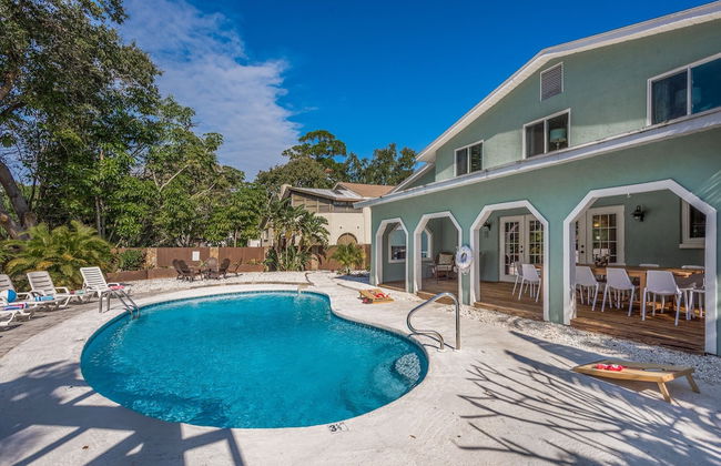 Great 6BR for All Ages/Heated Pool 5 Min to Beach by RedAwning - Foto 38