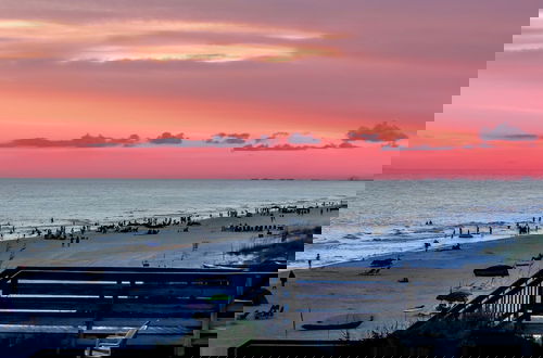 Foto 48 - Seagrove 5 Bedroom - Deeded Beach - Elevator - Community Pool - Sleeps 12!