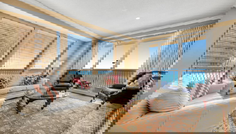 Foto 1 - Corner Unit Right on the Sand, 2 Lagoon-style Pools, Spectacular Views