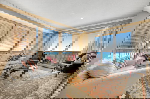 Foto 1 - Corner Unit Right on the Sand, 2 Lagoon-style Pools, Spectacular Views