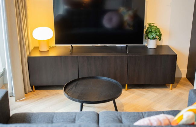 Studio Serviced Apartments With City View - Photo 6