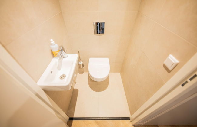 Studio Serviced Apartments With City View - Photo 59