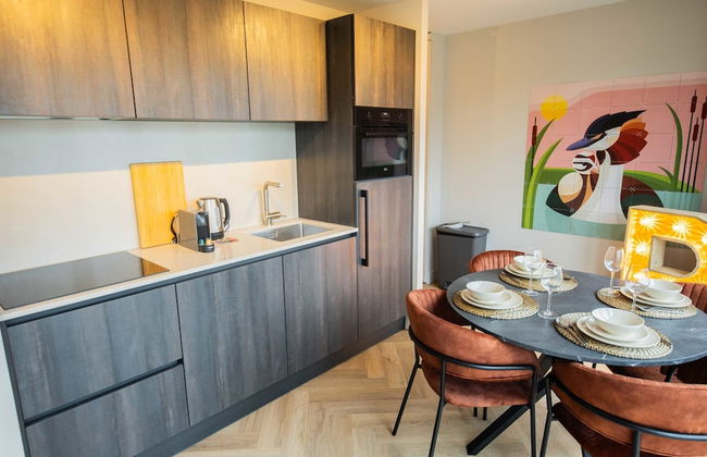 Studio Serviced Apartments With City View - Photo 3