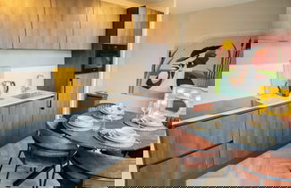 Foto 3 - Studio Serviced Apartments With City View