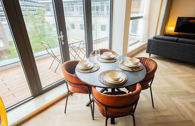 Studio Serviced Apartments With City View - Photo 4