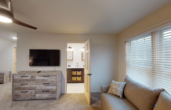 The Mendon House Brought to you by GetAway Vacations - Foto 13