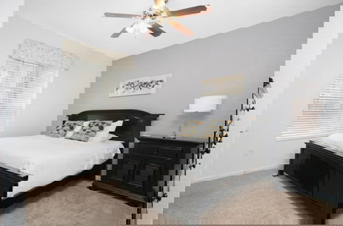 Foto 5 - Luxury Oasis 3 Bedroom Condo by RedAwning