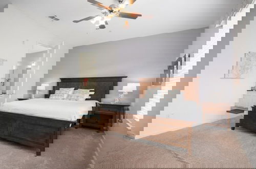 Foto 4 - Luxury Oasis 3 Bedroom Condo by RedAwning