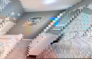 Photo 2 - Spacious Home With Fun Decore And Game Room-4544tb 8 Bedroom Home by RedAwning