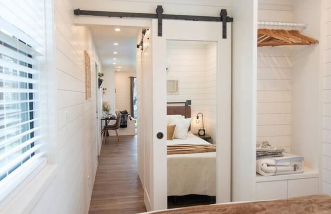 The Newtonian Tiny Container Home Near Magnolia - Foto 10