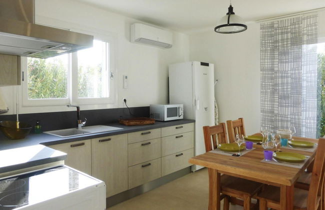 Nice Holiday Home With Private Terrace, Arpaillargues-et-aureillac - Foto 5