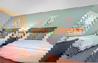 Foto 3 - Near Universal Studios - Suite With Pool Hot Tub