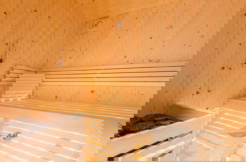 Photo 12 - Inviting Chalet on the Ski-slope