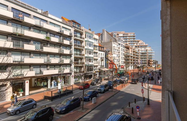 High end Apartment Nearby the Beach in Knokke With Parking - Photo 6