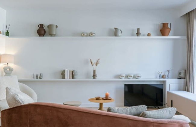High end Apartment Nearby the Beach in Knokke With Parking - Photo 3