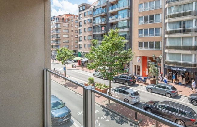 High end Apartment Nearby the Beach in Knokke With Parking - Photo 25