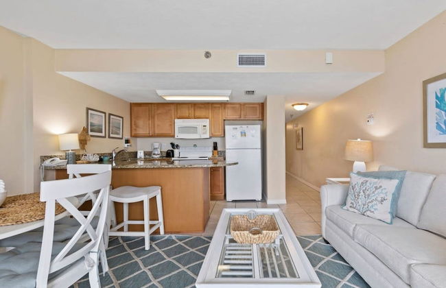 Top Floor Oceanfront Condo w Pool Beach Access - Foto 8