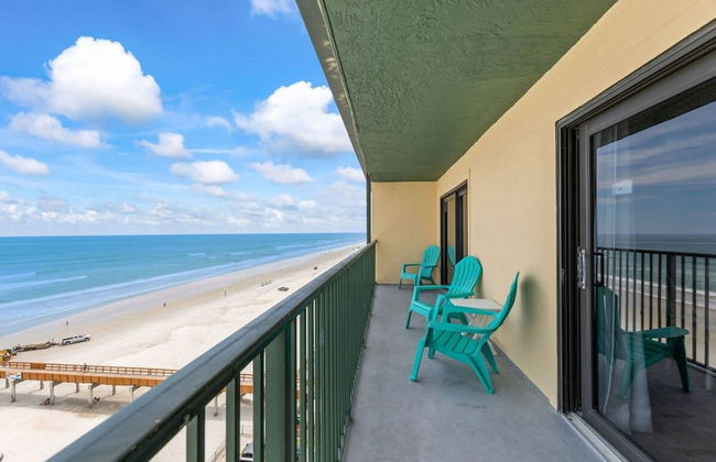 Top Floor Oceanfront Condo w Pool Beach Access - Foto 16