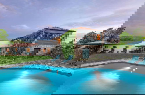 Photo 14 - Cozy Mansion in Ponte de Lima With Pool