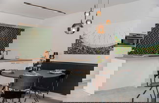 Foto 2 - Cozy Ground-floor Apartment With Terrace Modern Amenities and Beachside Location