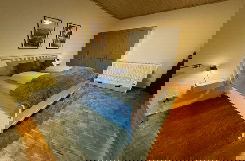 Foto 9 - Lovely Apartment Near the Water