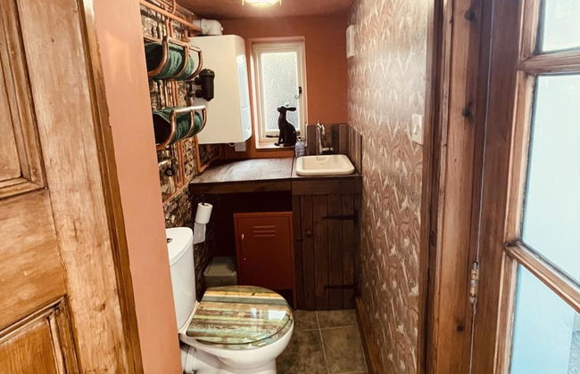 Charming Cottage Sleeps 4 With Sauna - Photo 14