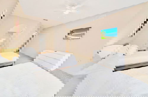 Foto 18 - Modern 2BR Condo - Near Disney Pool Hot Tub