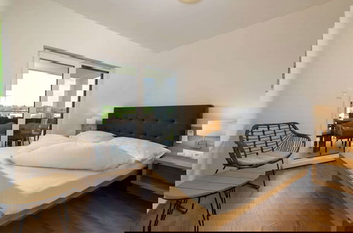 Foto 2 - Heritage Apartment With Swimming Pond