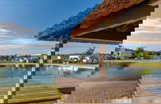 Foto 1 - Heritage Apartment With Swimming Pond