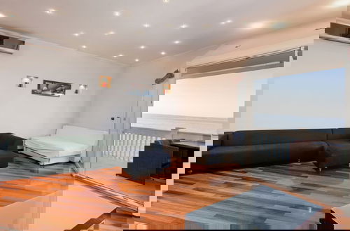Foto 13 - Modern Apartment in Podstrana with Hot Tub