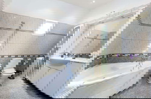 Foto 17 - Modern Apartment in Podstrana with Hot Tub