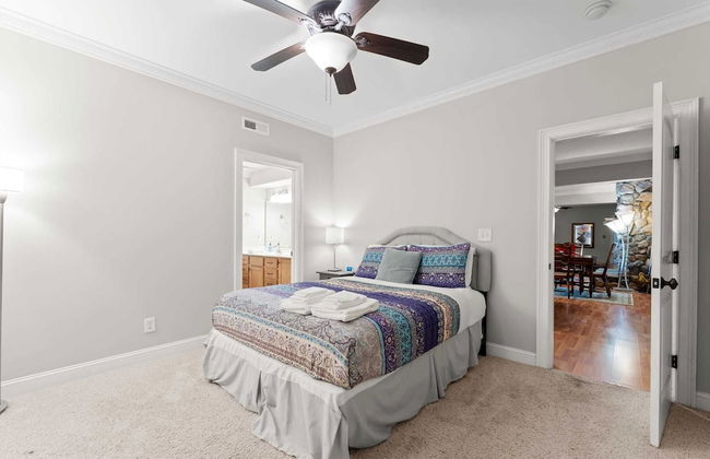 Whitetail Cove by Avantstay Lakefront w/ Pool + Private Dock Sleeps 20 - Photo 39