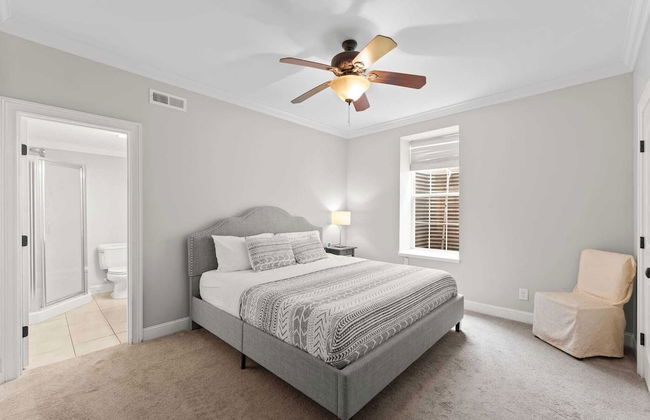 Whitetail Cove by Avantstay Lakefront w/ Pool + Private Dock Sleeps 20 - Photo 32