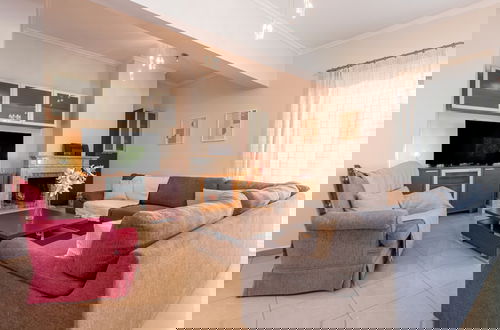 Foto 14 - Phaedrus Living Moschato City Flat