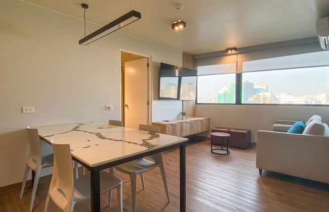 w Modern 2BR w Jacuzzi in Miraflores - Foto 1