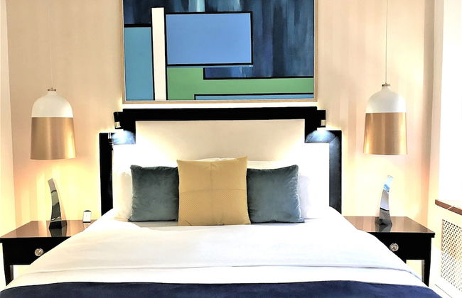 MONDRIAN Luxury Suites & Villas - Photo 4