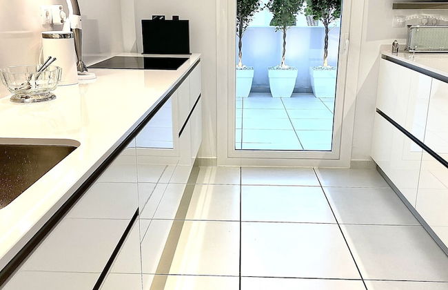 MONDRIAN Luxury Suites & Villas - Photo 27