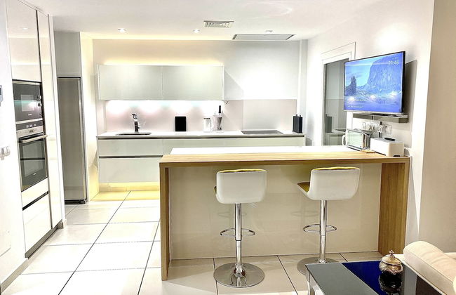 MONDRIAN Luxury Suites & Villas - Photo 25